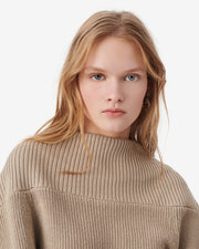 Pull col montant