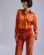 Chemise lavallière en satin de soie orange