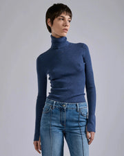Pull à col roulé en maille mérinos bleu