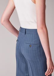 Pantalon bleu ardoise à fines rayures